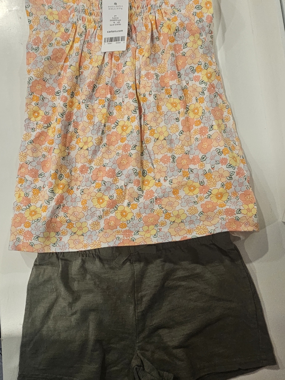 NWT Carter's Toddler Girl 3-Piece Floral Shorts Set Size 3T& 4T - Picture 3 of 3